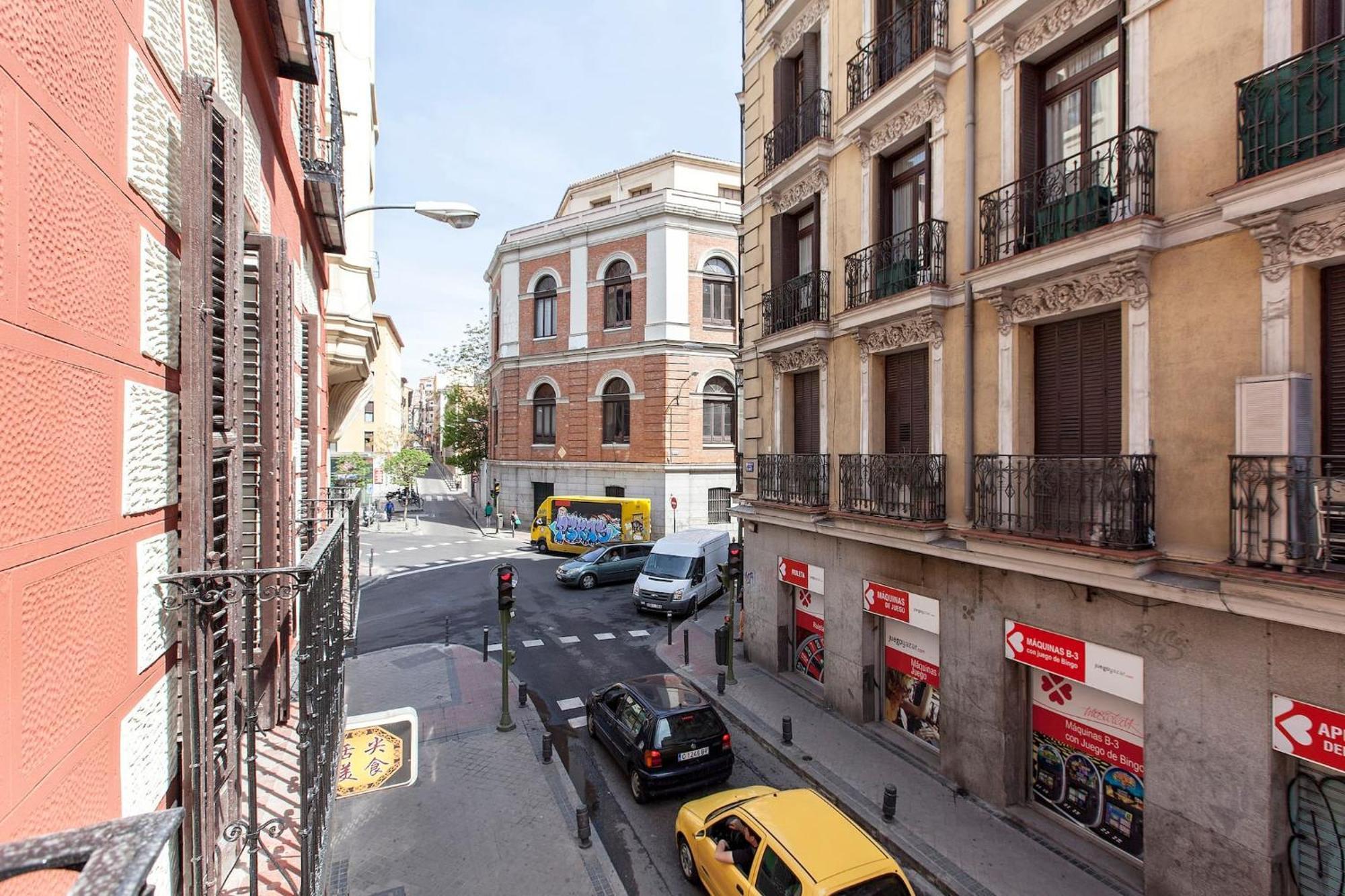 Apartamentos Day Madrid ALAMO Centro Gran Via Sol Malasaña Exterior foto